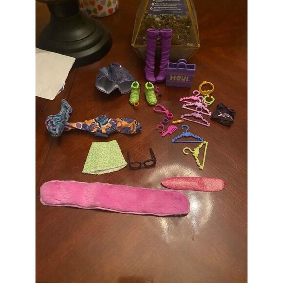 Monster High Doll And Playset, Clawdeen Wolf Boo-Tique Studio With Fashion Acce - Picture 10 of 15